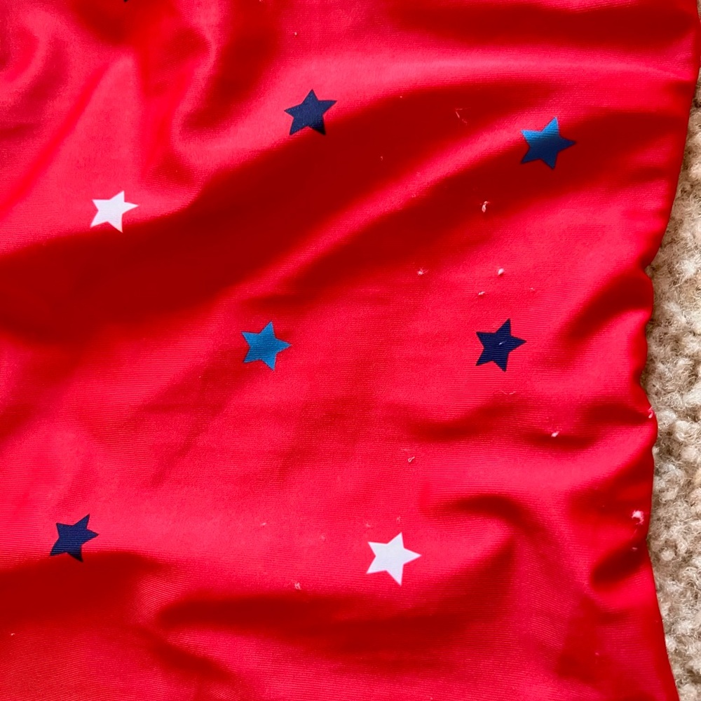 Red Star-Patterned Women’s One Piece Swimsuit - Picture 4 of 6